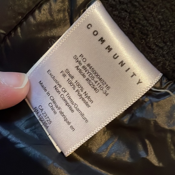 Community // Aritzia Diem Black Light Puffer Jacket - Picture 5 of 6